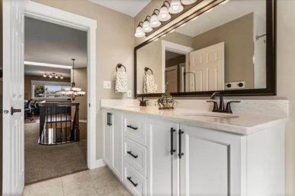Garden / Landscaping Photo of 46378 John Place, Chilliwack, BC