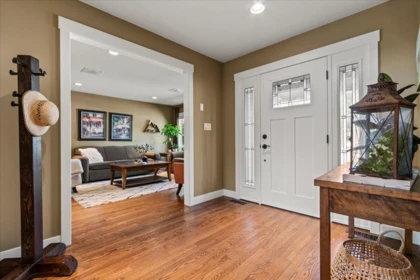 Living Room Photo of 46378 John Place, Chilliwack, BC