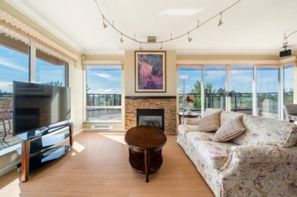 Living Room Photo of 419 8480 Granville Avenue, Richmond, BC