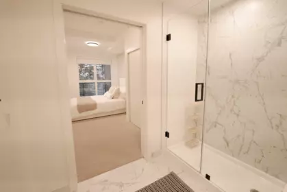 Guest Bathroom Photo of 358 422 E 3rd Street, North Vancouver, BC