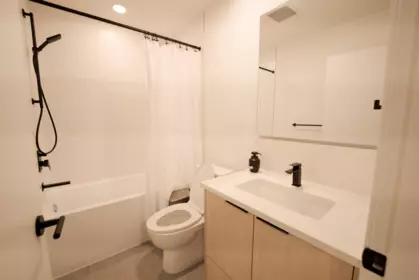 Office / Den Photo of 358 422 E 3rd Street, North Vancouver, BC
