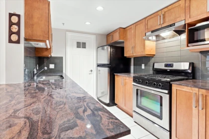 207 1212 Main Street, Squamish, BC, Squamish — Apartment/Condo for sale