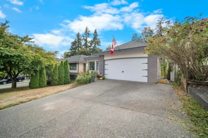 Living Room Photo of 23659 Tamarack Lane, Maple Ridge, BC