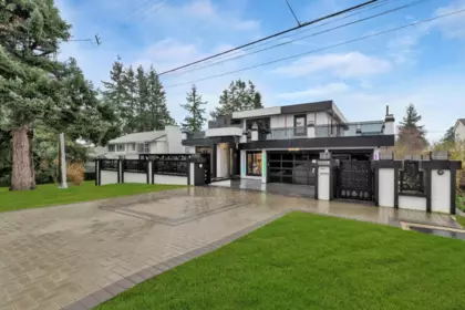 15460 Semiahmoo Avenue, White Rock, BC, White rock — Single Family Residence for sale