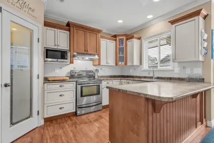 8525 Cedar Street, Mission, BC, Mission — Single Family Residence for sale