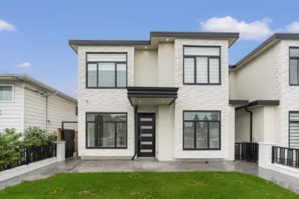 8054 16th Avenue, Burnaby, BC, Burnaby — Half Duplex for sale