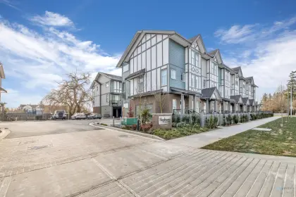 24 17528 60 Avenue, Surrey, BC, Surrey — Townhouse for sale