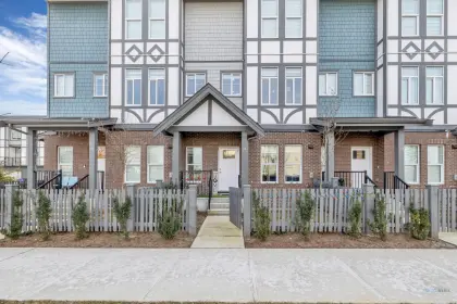 24 17528 60 Avenue, Surrey, BC, Surrey — Townhouse for sale