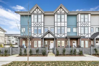 24 17528 60 Avenue, Surrey, BC, Surrey — Townhouse for sale