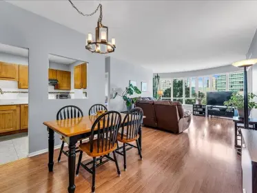 202 6220 Mckay Avenue, Burnaby, BC, Burnaby — Apartment/Condo for sale