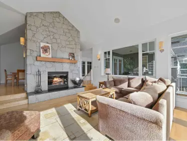 3797 Bayridge Avenue, West Vancouver, BC, West vancouver — Single Family Residence for sale
