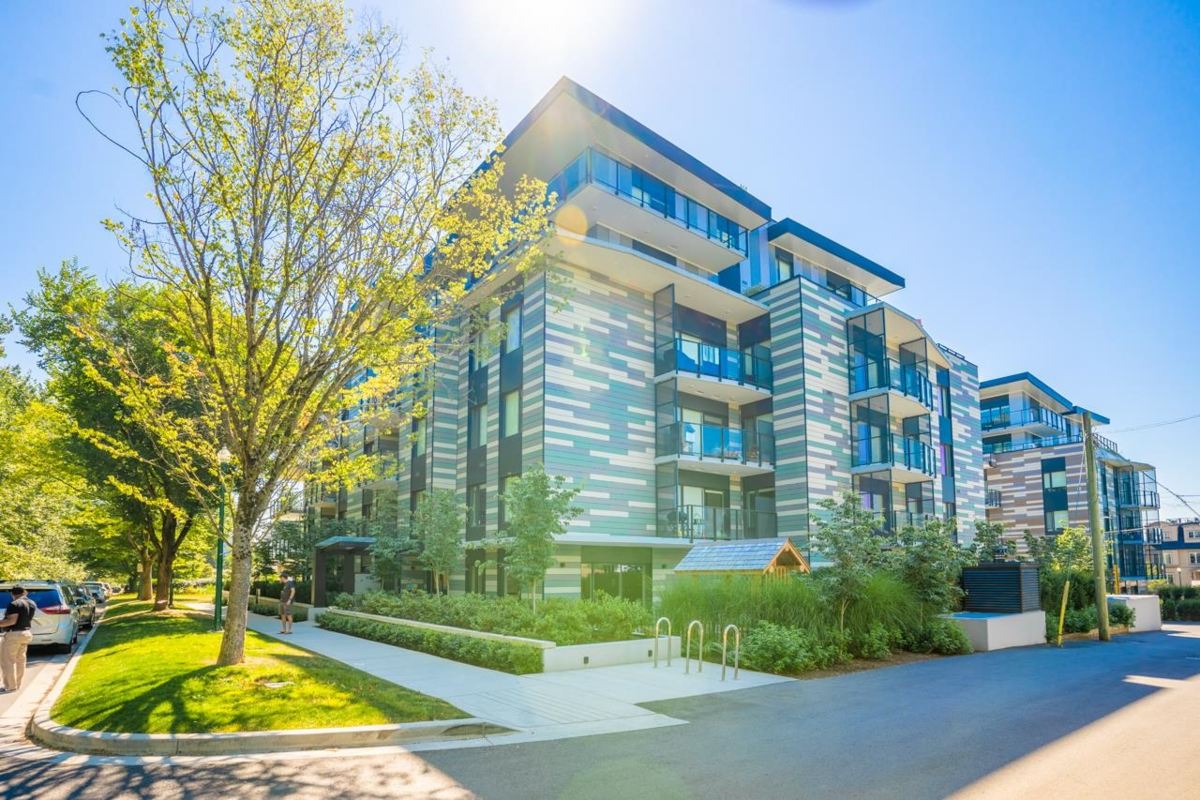 Basement Recreation Room Photo of 209 488 W 58th Avenue, Vancouver, BC