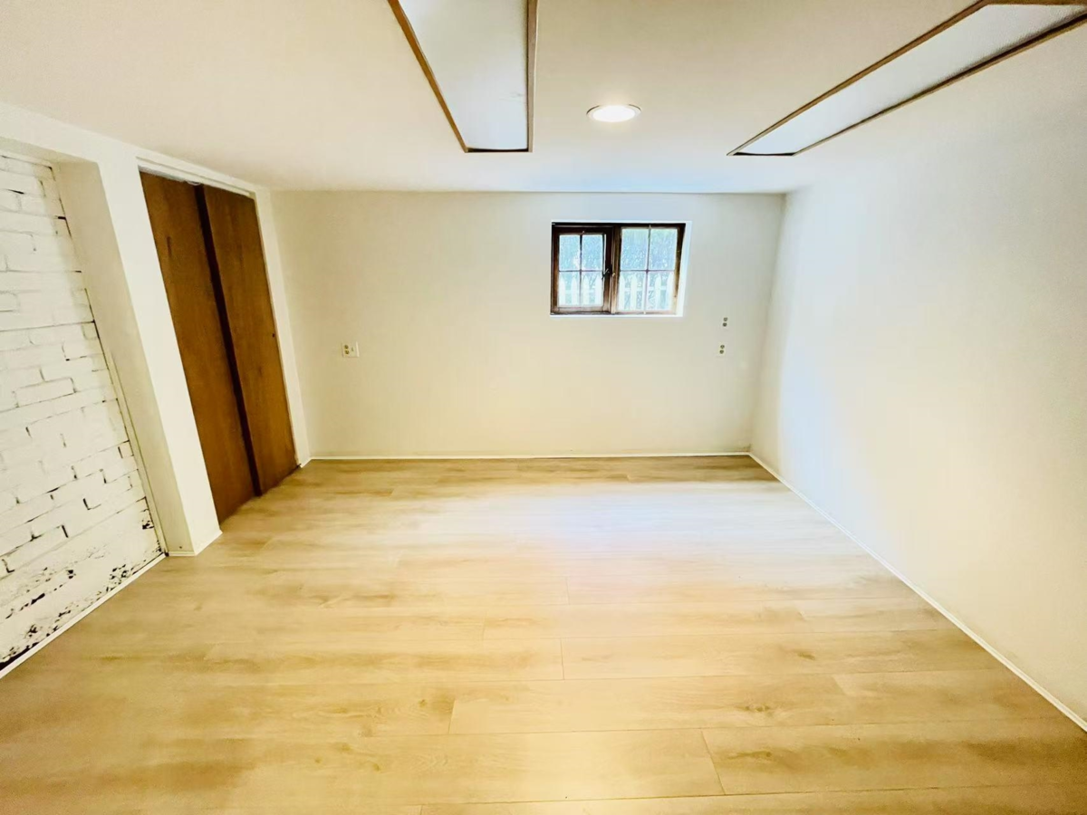 Mudroom Photo of 922 Park Drive, Vancouver, BC