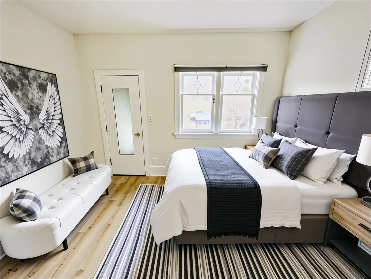 Primary Bathroom Photo of 922 Park Drive, Vancouver, BC