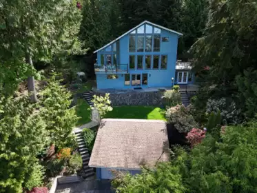 445 Mountain Drive, Lions Bay, BC, Lions Bay — Single Family Residence for sale