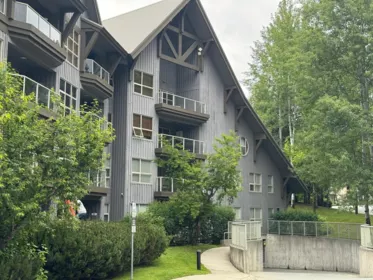 432 4800 Spearhead (Week 39) Drive, Whistler, BC, Whistler — Apartment/Condo for sale