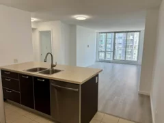 1602 9981 Whalley Boulevard, Surrey, BC