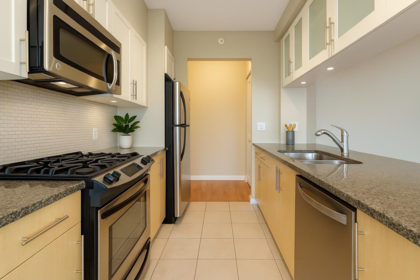 906 6351 Buswell Street, Richmond, BC, Richmond — Apartment/Condo for sale