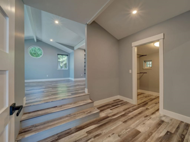Hallway Photo of 3177 Beach Avenue, Roberts Creek, BC