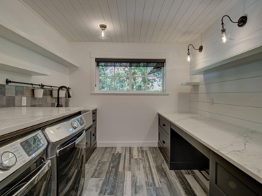 Office / Den Photo of 3177 Beach Avenue, Roberts Creek, BC