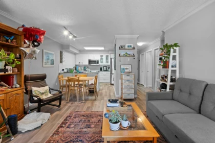 212 932 Robinson Street, Coquitlam, BC, Coquitlam — Apartment/Condo for sale