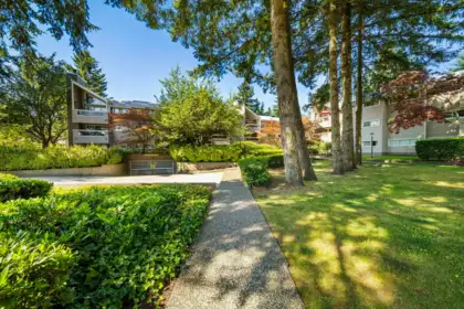 212 932 Robinson Street, Coquitlam, BC, Coquitlam — Apartment/Condo for sale