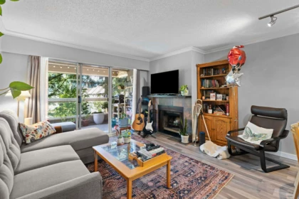 212 932 Robinson Street, Coquitlam, BC, Coquitlam — Apartment/Condo for sale