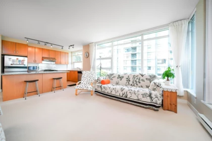 701 9222 University Crescent, Burnaby, BC, Burnaby — Apartment/Condo for sale