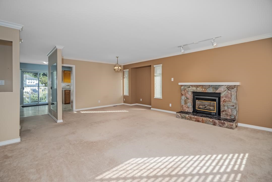 Family Room Photo of 2909 Crossley Drive, Abbotsford, BC