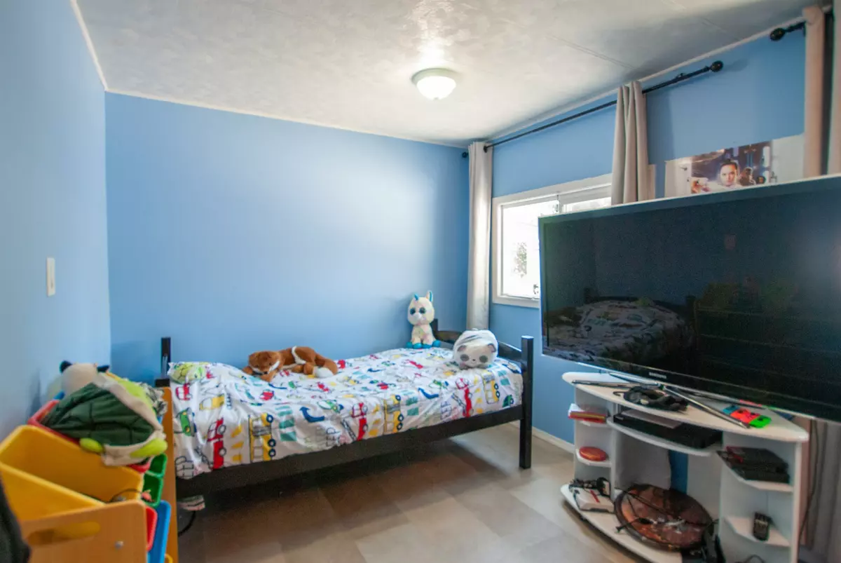 Bedroom 4 Photo of 53 46484 Chilliwack Lake Road, Chilliwack, BC