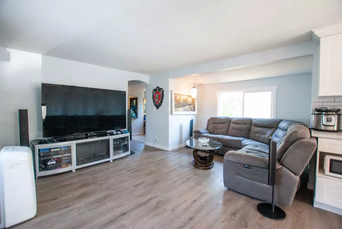 Kitchen Photo of 53 46484 Chilliwack Lake Road, Chilliwack, BC
