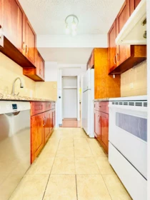 Kitchen Island Photo of 1704 4105 Maywood Street, Burnaby, BC