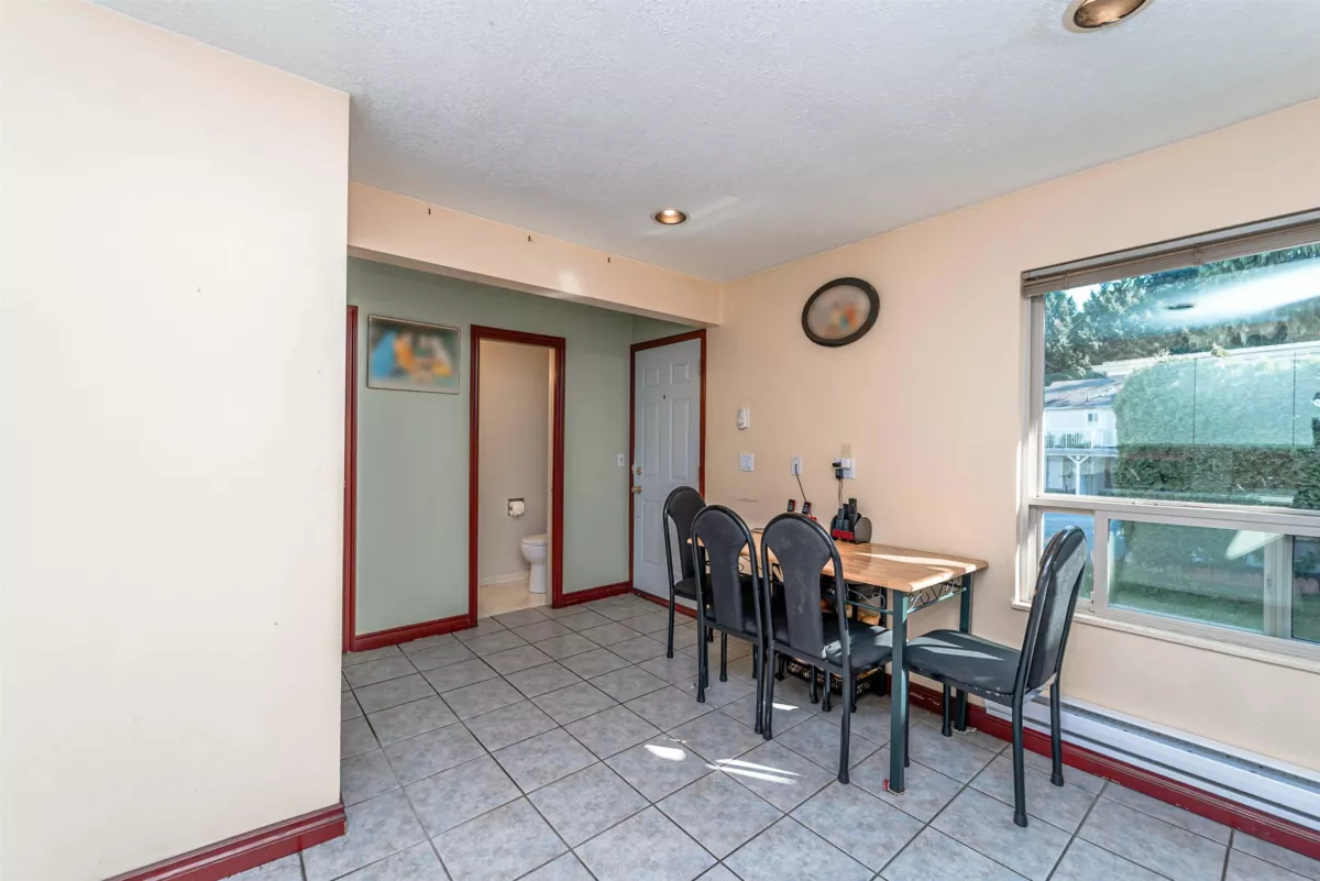 Walk-In Closet Photo of 31 3075 Trethewey Street, Abbotsford, BC