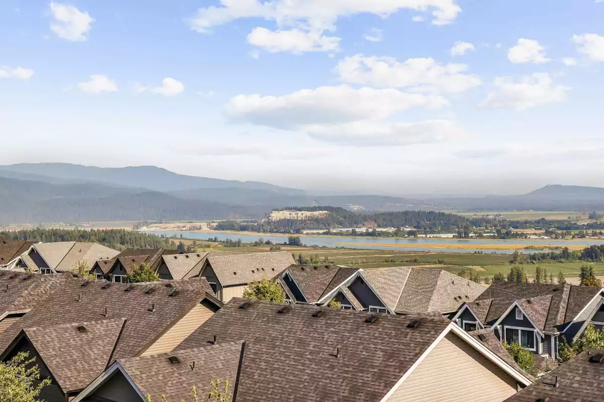 Hallway Photo of 1419 Strawline Hill Street, Coquitlam, BC