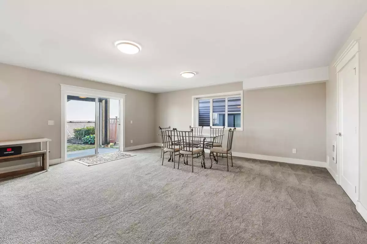 Hot Tub / Spa Photo of 1419 Strawline Hill Street, Coquitlam, BC