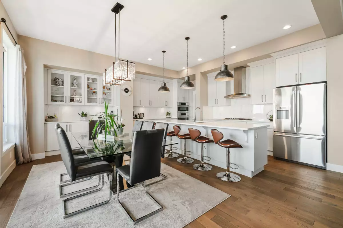 Walk-In Closet Photo of 1419 Strawline Hill Street, Coquitlam, BC