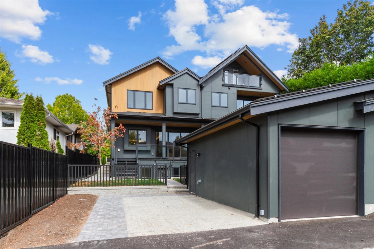 Mudroom Photo of 2022 Nanton Avenue, Vancouver, BC