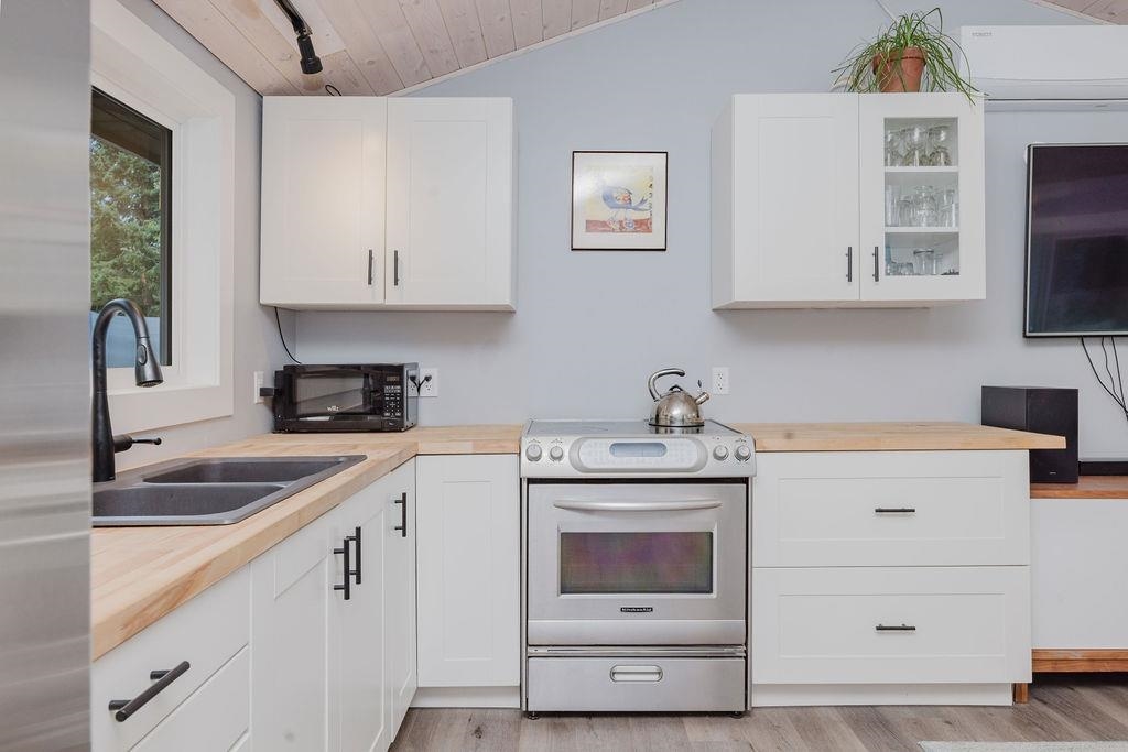 Bedroom 4 Photo of 8048 Wildwood Road, Halfmoon Bay, BC