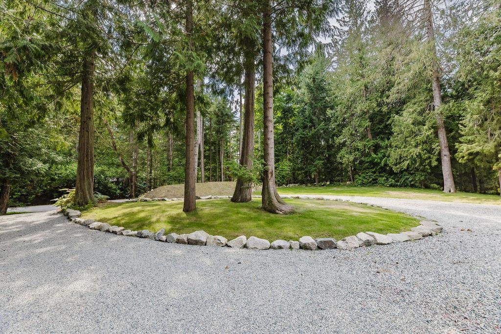 Breakfast Nook Photo of 8048 Wildwood Road, Halfmoon Bay, BC