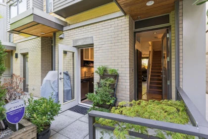 3792 Commercial Street, Vancouver, BC, Vancouver — Townhouse for sale
