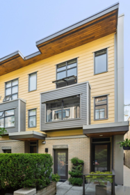 3792 Commercial Street, Vancouver, BC, Vancouver — Townhouse for sale