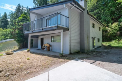 5713 Salmon Drive, Sechelt, BC, Sechelt — Single Family Residence for sale