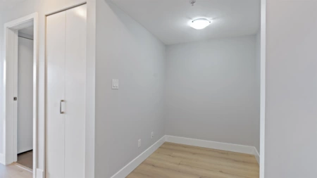 806 2959 Glen Drive, Coquitlam, BC, Coquitlam — Apartment/Condo for sale