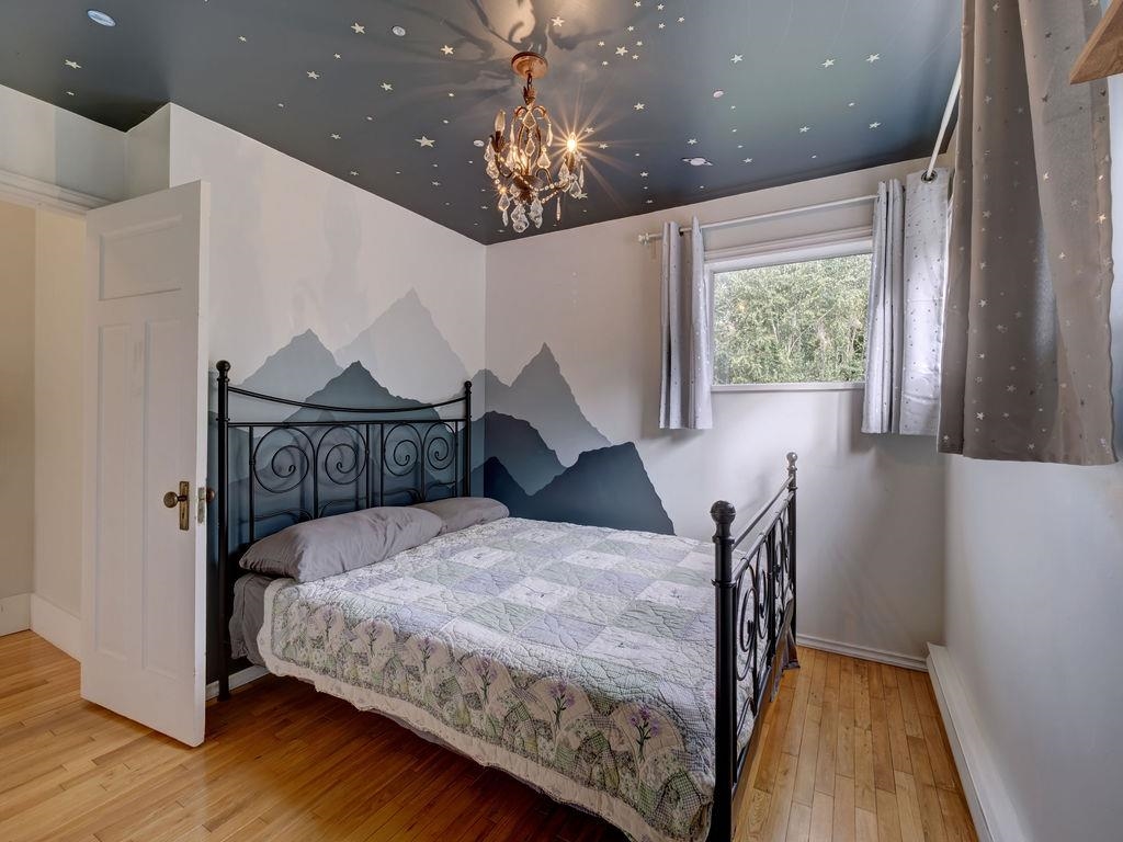 Entry Foyer Photo of 329 Burns Road, Gibsons, BC