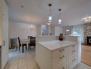 Breakfast Nook Photo of 329 Burns Road, Gibsons, BC