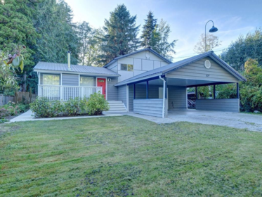 329 Burns Road, Gibsons, BC, Gibsons — Single Family Residence for sale