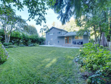 329 Burns Road, Gibsons, BC, Gibsons — Single Family Residence for sale