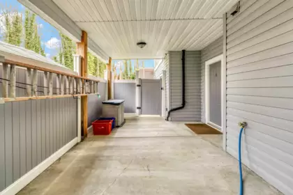 Hallway Photo of 23404 Tamarack Lane, Maple Ridge, BC