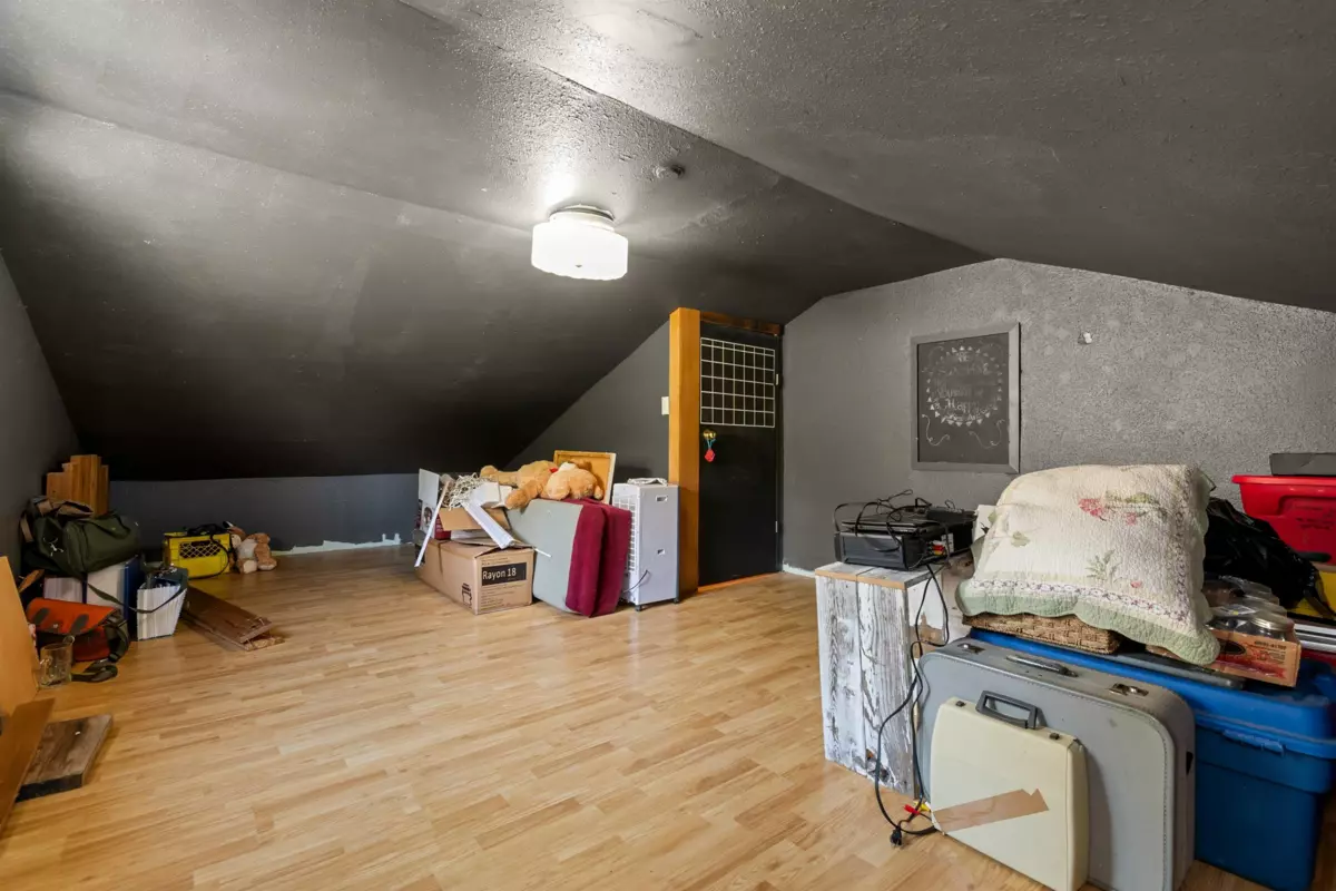 Entry Foyer Photo of 6350 Sumas Prairie Road, Sardis - Greendale, BC