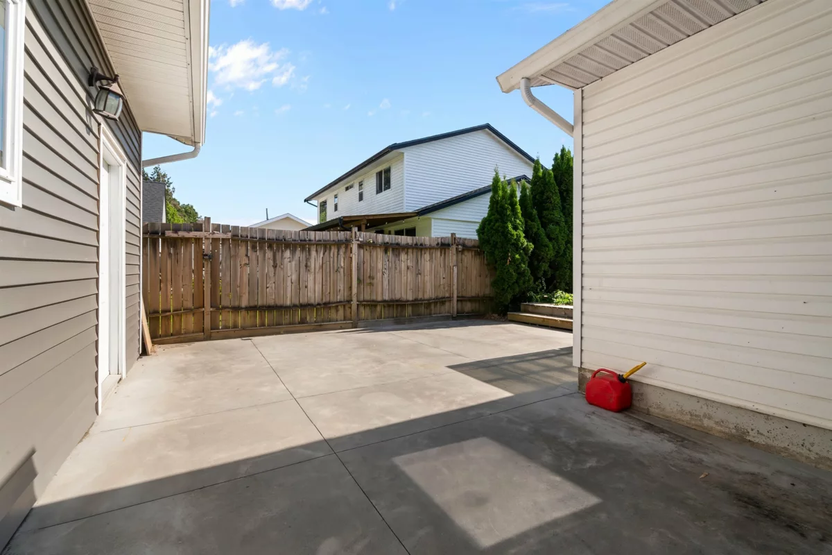 Garage Interior Photo of 6350 Sumas Prairie Road, Sardis - Greendale, BC